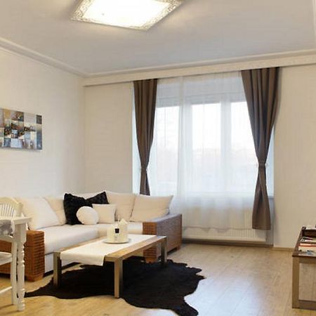 Apartment Argentinska 8 プラハ エクステリア 写真